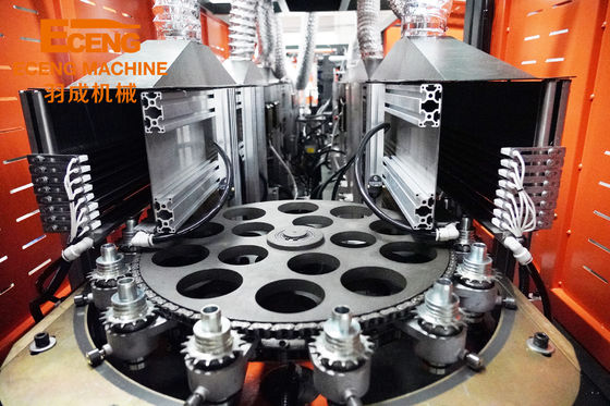 Q9000 Su şişesi üfleme makinesi 6 boşluk 8000-9000 PCS/HR çıkış 2000ML
