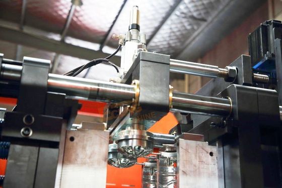 Otomatik Su Şişesi Şişirme Makinesi 1500BPH 5 litre Eceng Q5L2 48kW
