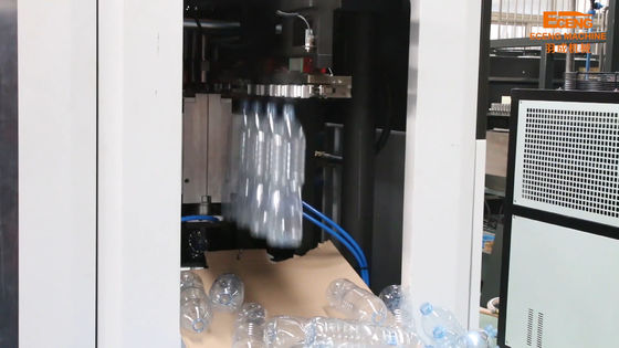 Alkol Şişesi 4 Kavite PET Şişirme Makinesi 600ml Streç Şişirme